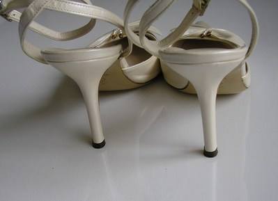 Pearlized ivory butterfly shoes matching bag size 4 (3)