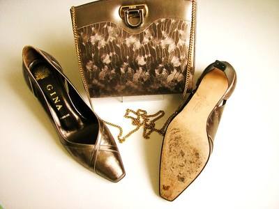 Gina pewter shoes matching bag size 5 011