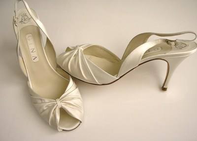 Gina cream wedding shoes size 7 7.5 001